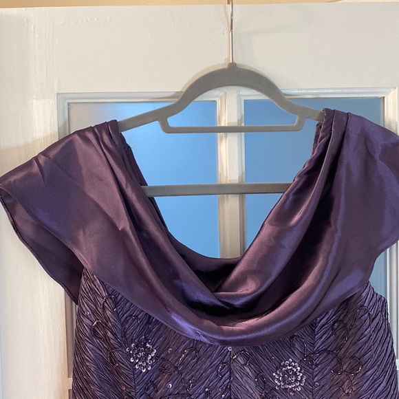 Purple dress - Picture 5 of 12